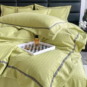 Duvet Unicolor Con Detalles En Relieve Oliva Doble