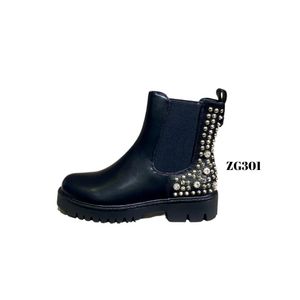 Botin negro apliques plateado taches