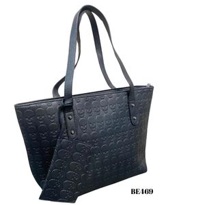 Bolso negro calaveras