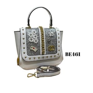 Bolso blanco apliques detalles cadena dorada