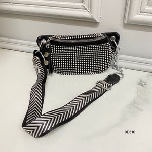 Bolso Incanta shoes Riñonera Negro Apliques Be310