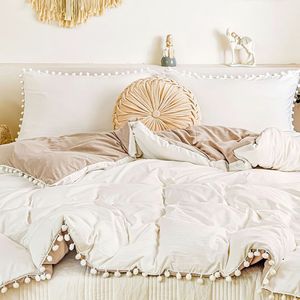 Edredon Tassels Doble Faz Beige Blanco Queen