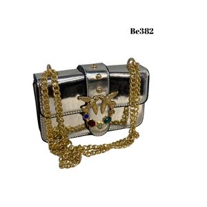 Cartera- Plateado Apliques Dorados
