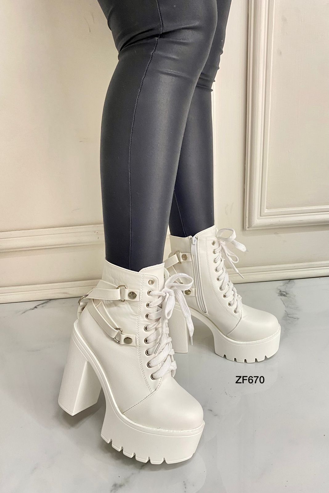 Hotel Kalinga Converse Blancas Suela Rosa Kalinga Ashok Suela De