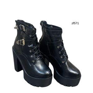 Botin negro correas tacon