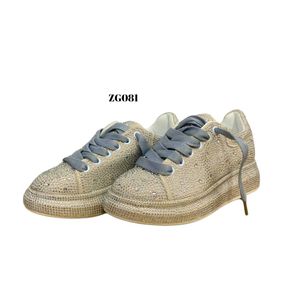 Tenis gris suela apliques brillantes