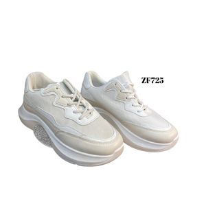 Tenis beige apliques brillantes