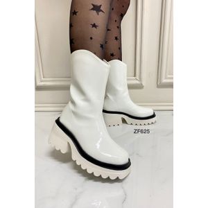 Botin blanco borde negro