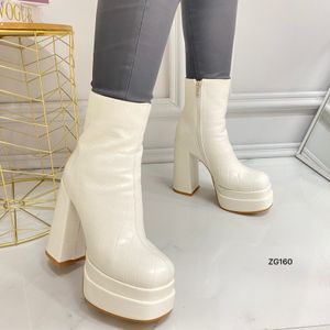 Botin blanco textura plataforma