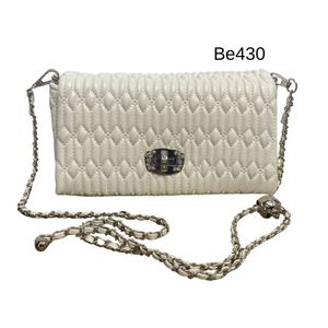 Bolso textura blanco aplique plateado