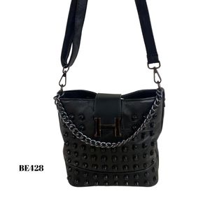 Bolso negro apliques negro cadena plomo