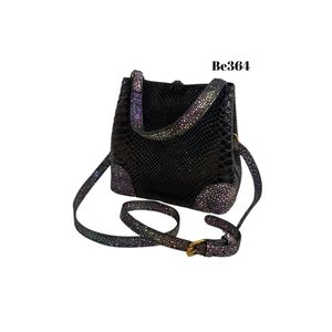 Bolso textura negro detalles tornasol