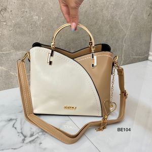 Bolso Beige Detalles Dorados