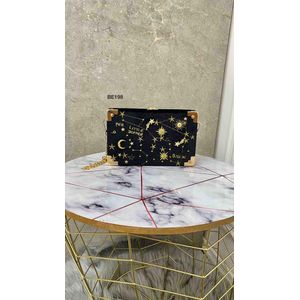 Bolso Negro Apliques Dorados