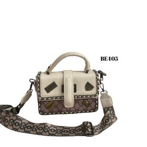 Bolso Beige Detalles Gris Apliques