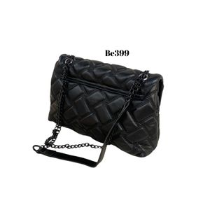 Bolso textura negro aplique cadena negro