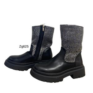 Botin negro apliques plateado brillantes suela